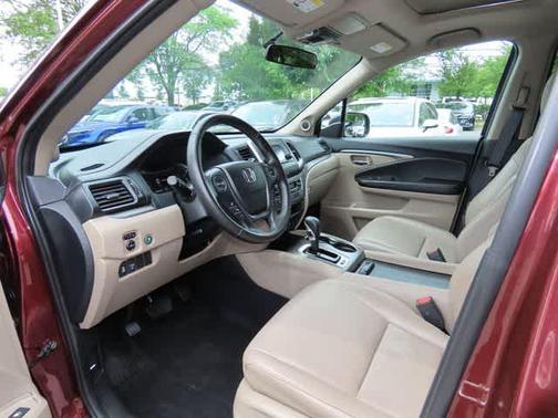 Deep Scarlet Pearl 2019 Honda Ridgeline RTL