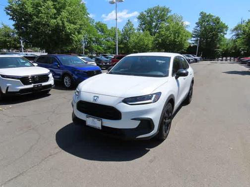 Platinum White Pearl 2023 Honda HR-V AWD Sport