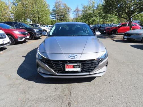 2021 Hyundai ELANTRA SE