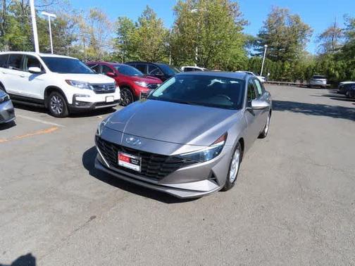 2021 Hyundai ELANTRA SE