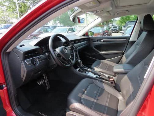 2020 Volkswagen Passat 2.0T R-Line