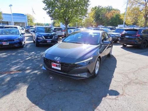 2023 Hyundai ELANTRA SE