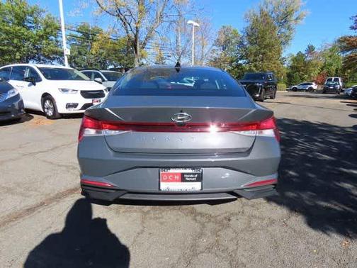 2023 Hyundai ELANTRA SE