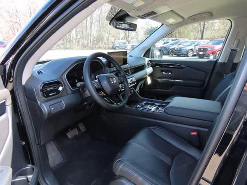 Crystal Black Pearl 2026 Honda Pilot EX-L