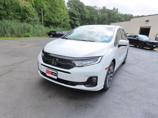 Platinum White Pearl 2027 Honda Odyssey EX-L