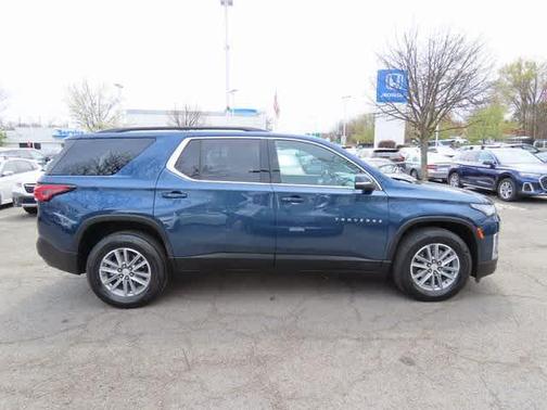 2022 Chevrolet Traverse LT Cloth