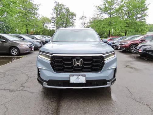 2023 Honda Pilot Touring 8-Passenger
