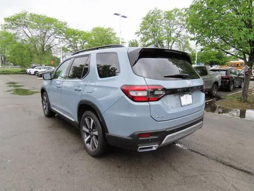 2023 Honda Pilot Touring 8-Passenger