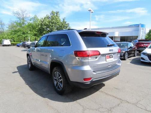2020 Jeep Grand Cherokee Laredo