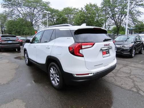 2022 GMC Terrain SLT