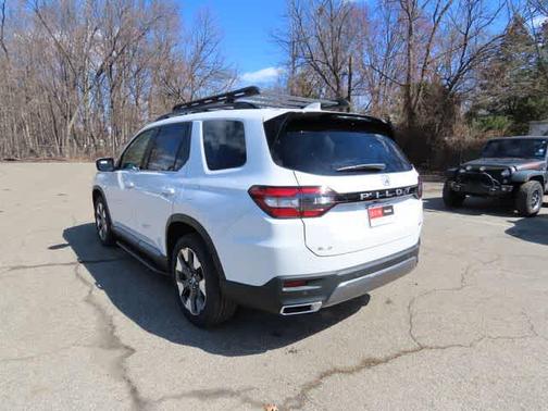 Platinum White Pearl 2026 Honda Pilot Elite