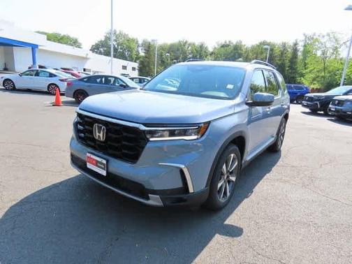 2025 Honda Pilot Touring 8-Passenger