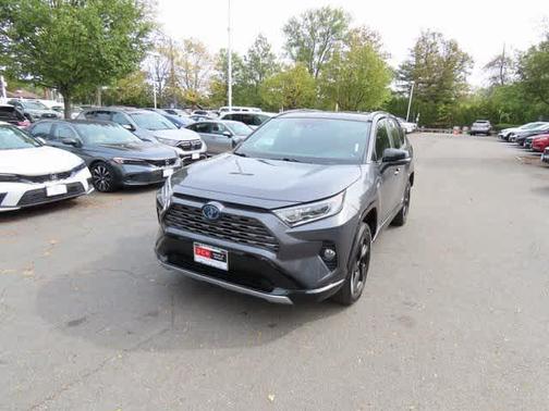 2019 Toyota RAV4 Hybrid SE