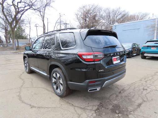 Crystal Black Pearl 2026 Honda Pilot Elite