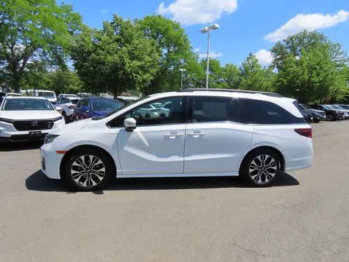 Platinum White Pearl 2025 Honda Odyssey Elite