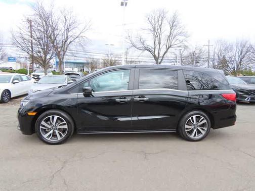 Crystal Black Pearl 2023 Honda Odyssey Touring