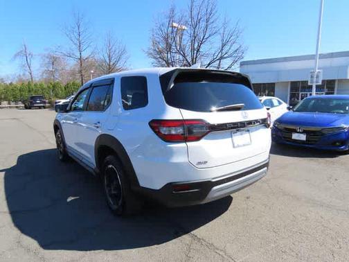 Platinum White Pearl 2025 Honda Pilot EX-L
