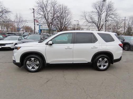 2023 Honda Pilot AWD EX-L 8 Passenger