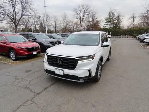 2023 Honda Pilot AWD EX-L 8 Passenger