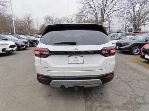 2023 Honda Pilot AWD EX-L 8 Passenger