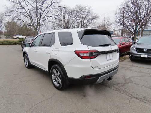2023 Honda Pilot AWD EX-L 8 Passenger