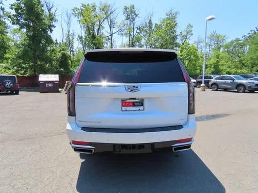 2024 Cadillac Escalade ESV Premium Luxury