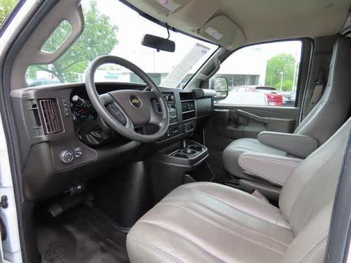 2022 Chevrolet Express 2500 RWD 2500 Regular Wheelbase WT