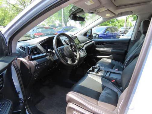 Sonic Gray Pearl 2023 Honda Odyssey Elite