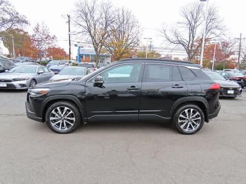 2024 Toyota Corolla Cross XLE