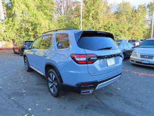 2023 Honda Pilot Touring 8-Passenger