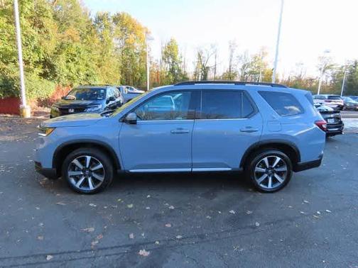 2023 Honda Pilot Touring 8-Passenger