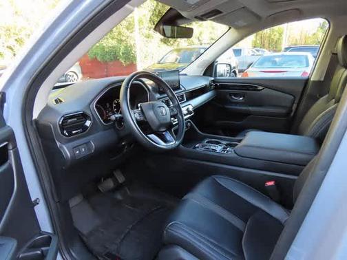2023 Honda Pilot Touring 8-Passenger