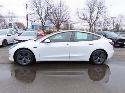 2021 Tesla Model 3 Standard Range Plus