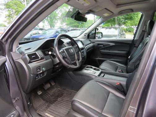 Modern Steel Metallic 2022 Honda Ridgeline RTL