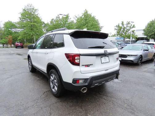 Platinum White Pearl 2023 Honda Passport AWD TrailSport