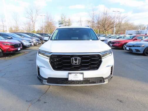 2025 Honda Pilot Touring 8-Passenger