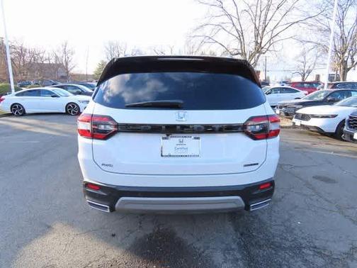 2025 Honda Pilot Touring 8-Passenger