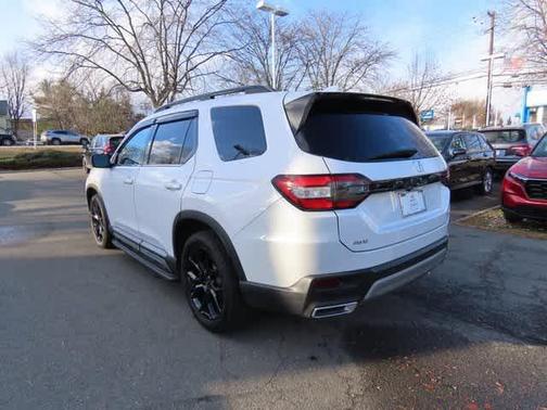 2025 Honda Pilot Touring 8-Passenger