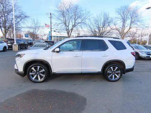 2023 Honda Pilot Touring 8-Passenger