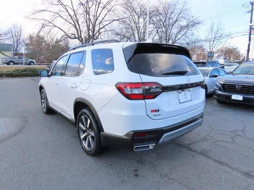 2023 Honda Pilot Touring 8-Passenger