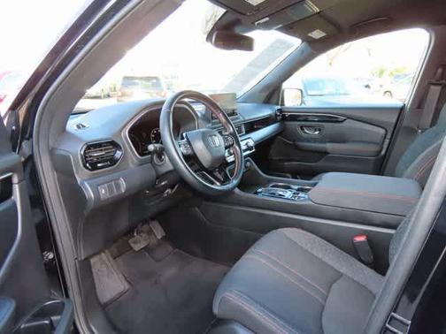 2023 Honda Pilot AWD Sport