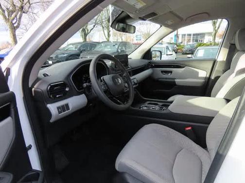 2023 Honda Pilot AWD LX