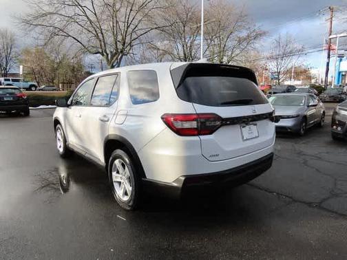 2023 Honda Pilot AWD LX
