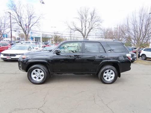 2024 Toyota 4Runner SR5