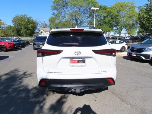 2024 Toyota Highlander XLE