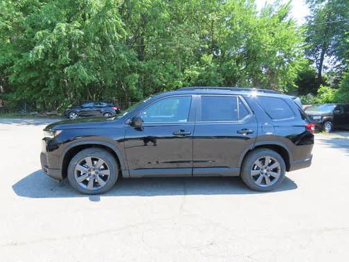 Crystal Black Pearl 2026 Honda Pilot Sport