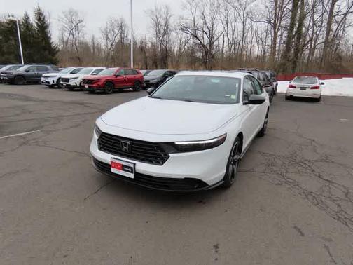 Platinum White Pearl 2026 Honda Accord SE