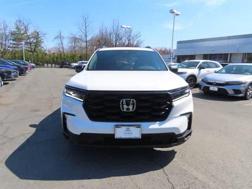 Platinum White Pearl 2023 Honda Pilot AWD Sport
