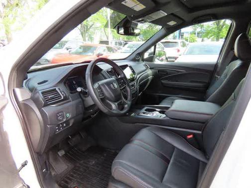 Platinum White Pearl 2024 Honda Passport AWD TrailSport