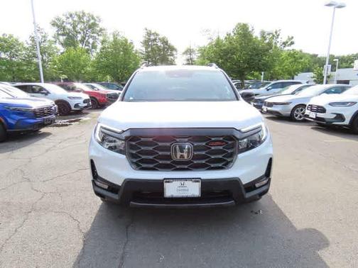 Platinum White Pearl 2024 Honda Passport AWD TrailSport
